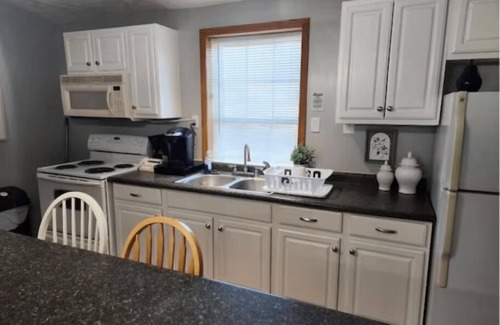 McArthur Apartment | Water's Edge Apartment