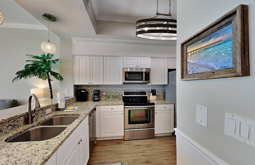 Fort Walton Beach Condo | Water's Edge by Southern Vacation Rentals