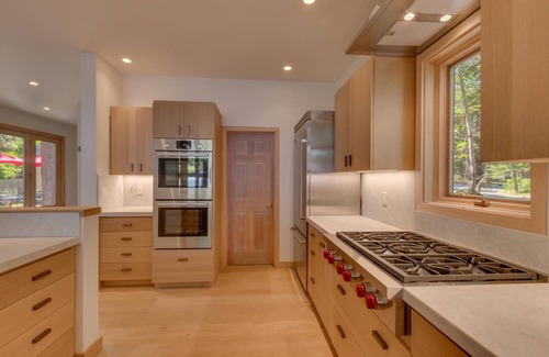 Carnelian Bay House | Water's Edge - Lakefront - TLUXP