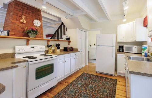 West Boothbay Harbor Cottage | Water's Edge - Waterfront Cottage on Southport - Wrap-Around Porch!