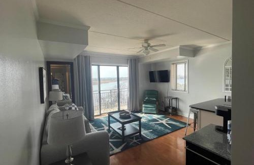 Wilmington Historic District Apartment | Water Street Retreat 04