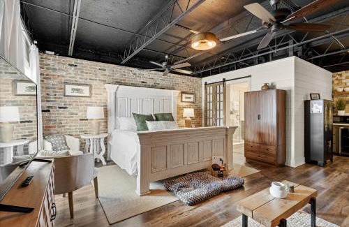 Biloxi Apartment | Water Street Retreat Walk To Casinos, Restaurants
