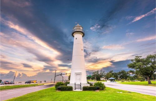 Biloxi Apartment | Water Street Retreat Walk To Casinos, Restaurants