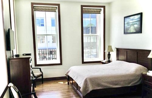 Queens Square Hotel | Water Suites