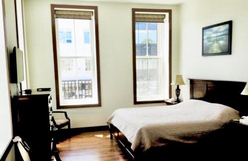 Queens Square Hotel | Water Suites