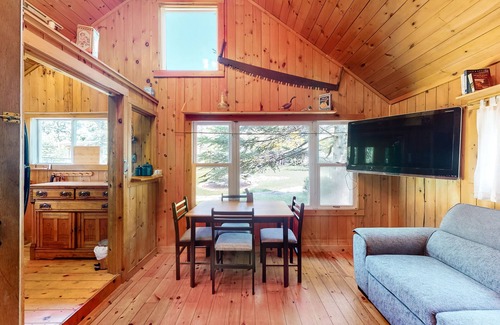 Wasaga Beach Cottage | Water-view 2-story cottage with grill, heated outdoor pool