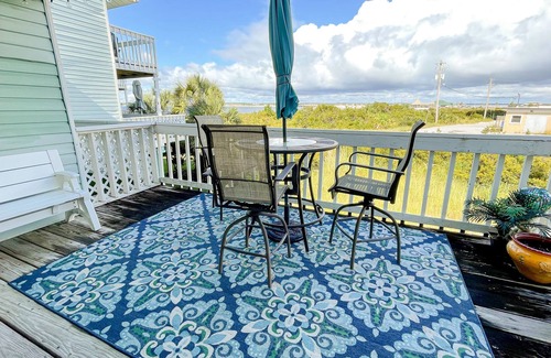 Navarre Beach House | Water-View Haven - Shared Pool, Central AC, Washer & Dryer, High-Speed WiFi