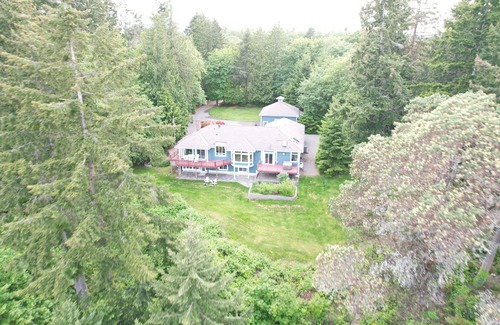 Retsil House | Water view high bank two bedroom private border Manchester State Park.
