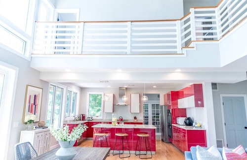 Jamestown Villa | Water View Modern Villa 8 minutes to Newport, Sleeps 8,Near Beaches! WiFi