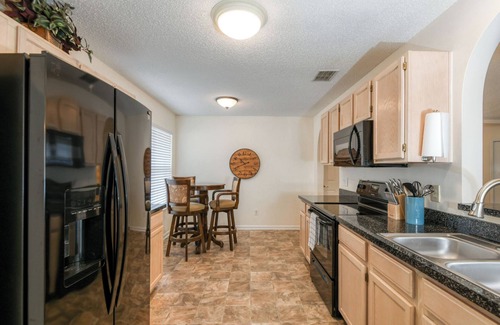 Deercreek House | Water View Retreat | spacious 3br w/lanai
