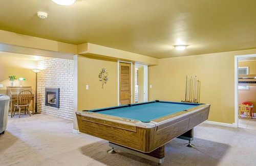 Lakeridge Apartment | Water-view retreat with deck, grill, paddleboards & bikes - dog-friendly