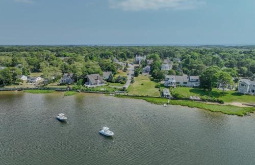 West Dennis House | Water Views Access to Grand Cove