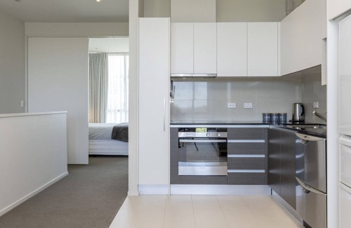 Taupo Apartment | Water Views Apartment | Stylish 3BR Villa with Pool & Lake Access