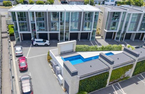 Taupo Apartment | Water Views Apartment With Pool and Lake Access