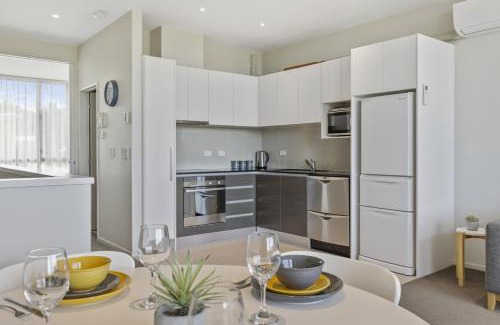 Taupo Apartment | Water Views Apartment With Pool and Lake Access