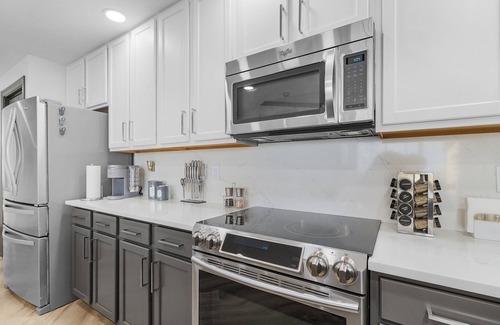 Cape Harbour Condo | Water Views, Shopping, Dining and More! - Condo Sea Renity- Roelens Vacations