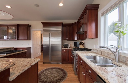Easton's Point House | Water Views, Walk to Beach! 4 Bdrm Home + 1 Bdrm Cottage!