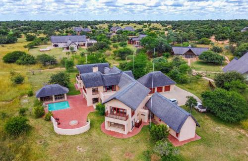 Leeupoort Villa | Waterberg House at Zebula - 8 adults and 4 kids under 10 years
