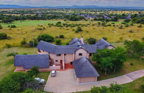 Leeupoort Villa | Waterberg House at Zebula - 8 adults and 4 kids under 10 years