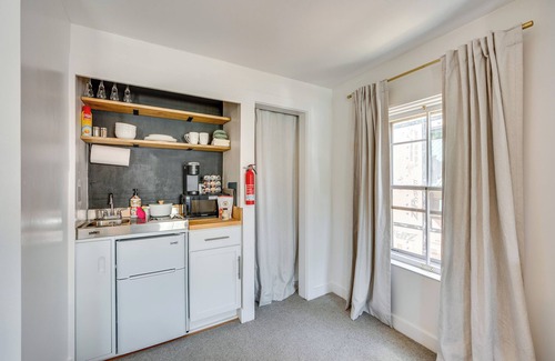 Waterbury Apartment | Waterbury Studio 12 Mi to Bolton Valley Ski Resort