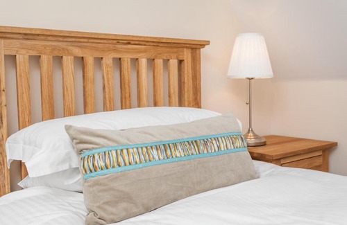 Ropley Cabin | Watercress Lodges & Campsite