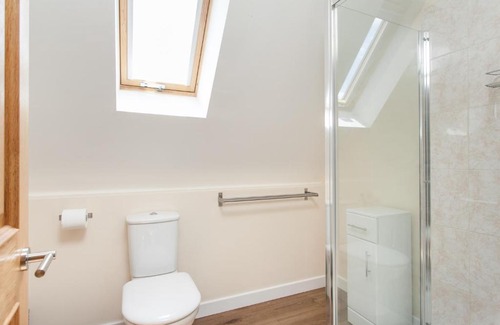 Ropley Cabin | Watercress Lodges & Campsite