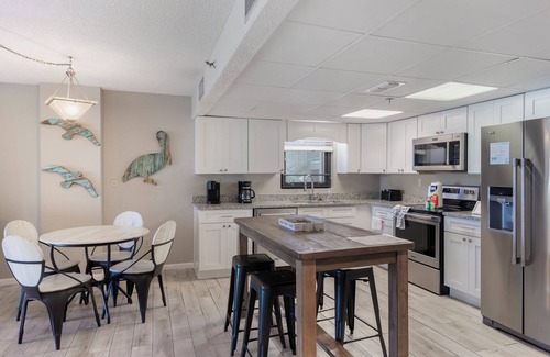 Lower Grand Lagoon Condo | Watercrest 210- Sleeps 12 - Free Beach Chairs!