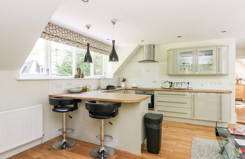 Glen Urquhart Cottage | Waterfall Apartment