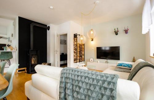 Gozd Martuljek Apartment | Waterfall Apartment - Cozy Mountain Retreat