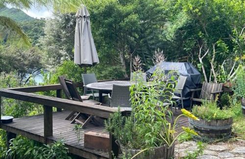 Saint Omer House | Waterfall Bay