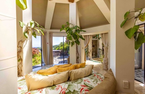 Haiku House | Waterfall House - Private House Overlooking the Ocean!