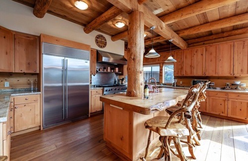 Shaver Lake Cabin | Waterfall Lodge ~ Yellowstone Vibes + AC + Space