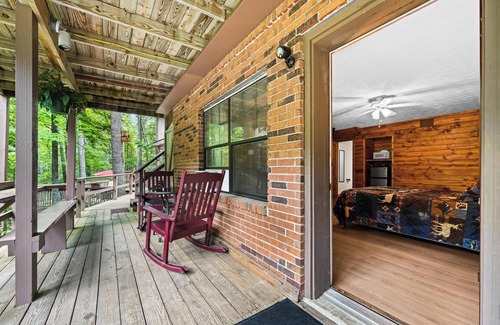 Wiley Apartment | Waterfall Retreat Room 3-Blueridge Mountains, Near Tallulah Falls, Pet Friendly