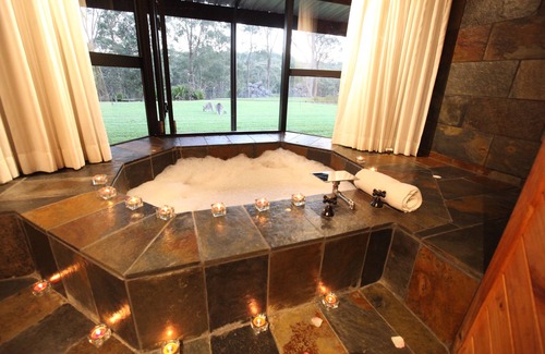 Kulnura House | Waterfall Springs Retreat and Wildlife Sanctuary