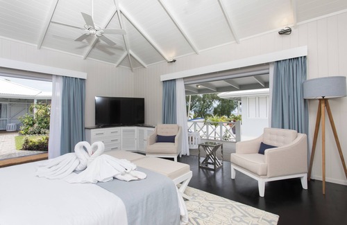 Arorangi House | Waterfoot House