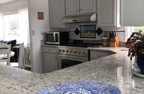 Waterford House | Waterford, Connecticut Beautiful 'Coastal Living' 🏡Beach Cottage.☀️☀️🇺🇸2 BR
