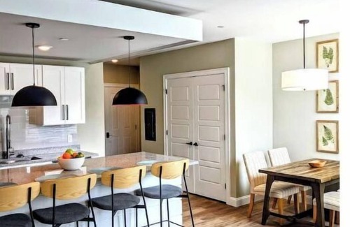 Central Waterford Apartment | Waterford, CT - Beautiful 2 Bedroom/2 Bath, 2nd Floor Apartment, 1,252SF