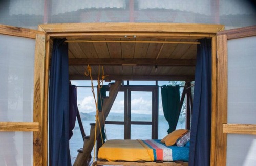 Tierra Oscura Cabin | Waterfront Dolphin Pod - Bocas' best snorkeling!