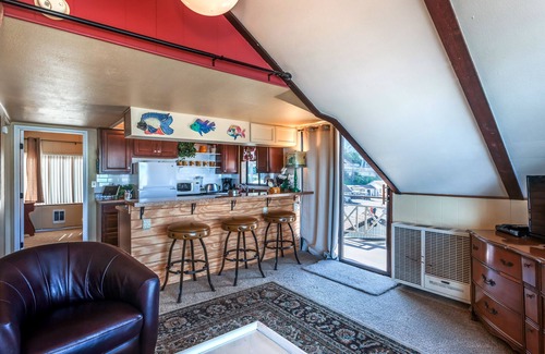Avalon House | Waterfront 1 Bedroom Penthouse. Incredible Views! Incredible Deck! Read Reviews