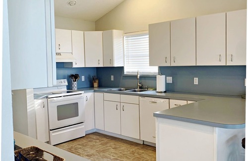 Cedar Creek Reservoir House | Waterfront 1 level Lakehouse with 108' of Unobstructed Views & HUGE Shaded Yard