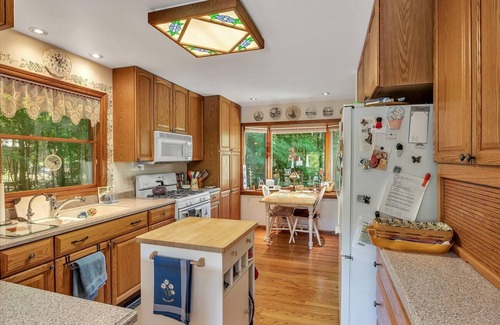 Buchanan House | Waterfront 1 mile from Red Bud Track-N-Trail, Wineries and Wooded Privacy