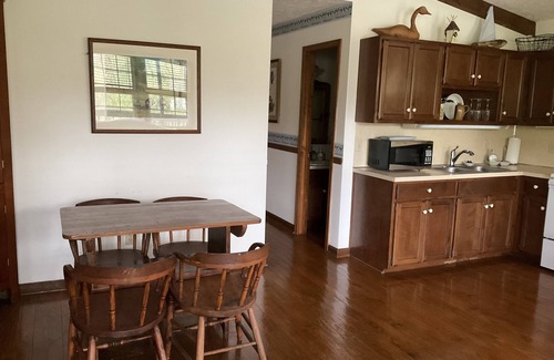 Corydon Cottage | Waterfront 2 Bd cabin on Blue River , PRIVATE RIVER ACCESS, kayaking, fishing