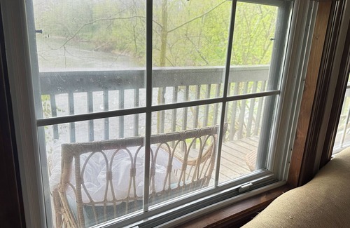 Corydon Cottage | Waterfront 2 Bd cabin on Blue River , PRIVATE RIVER ACCESS, kayaking, fishing