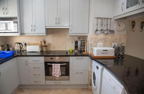 Waterfront House | WATERFRONT 2 Bed Home with mooring at Knysna Quays