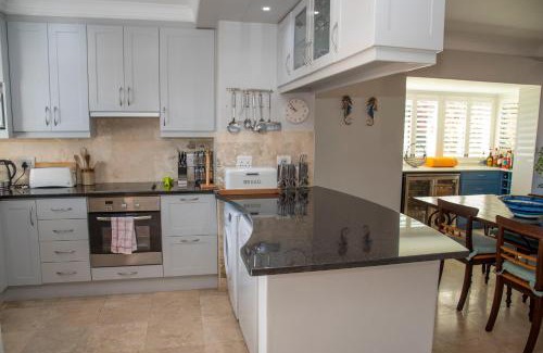 Waterfront House | WATERFRONT 2 Bed Home with mooring at Knysna Quays