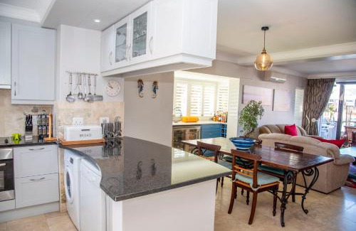 Waterfront House | WATERFRONT 2 Bed Home with mooring at Knysna Quays