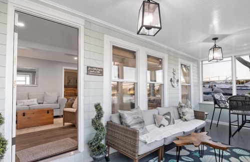 Warwick Apartment | Waterfront 2-bedroom apartment in Beach Cottage with WiFi, AC Central RI Locale