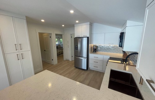 Victoria Road Cabin | Waterfront 2-bedroom boathouse in Kirkfield with WiFi and AC