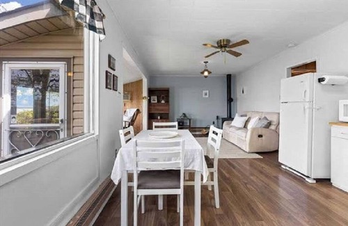 Roseneath Cottage | Waterfront 2 bedroom cottage