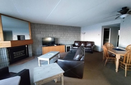 Thornbury Condo | Waterfront 2 bedroom condo- amazing views and across from sandy public beach